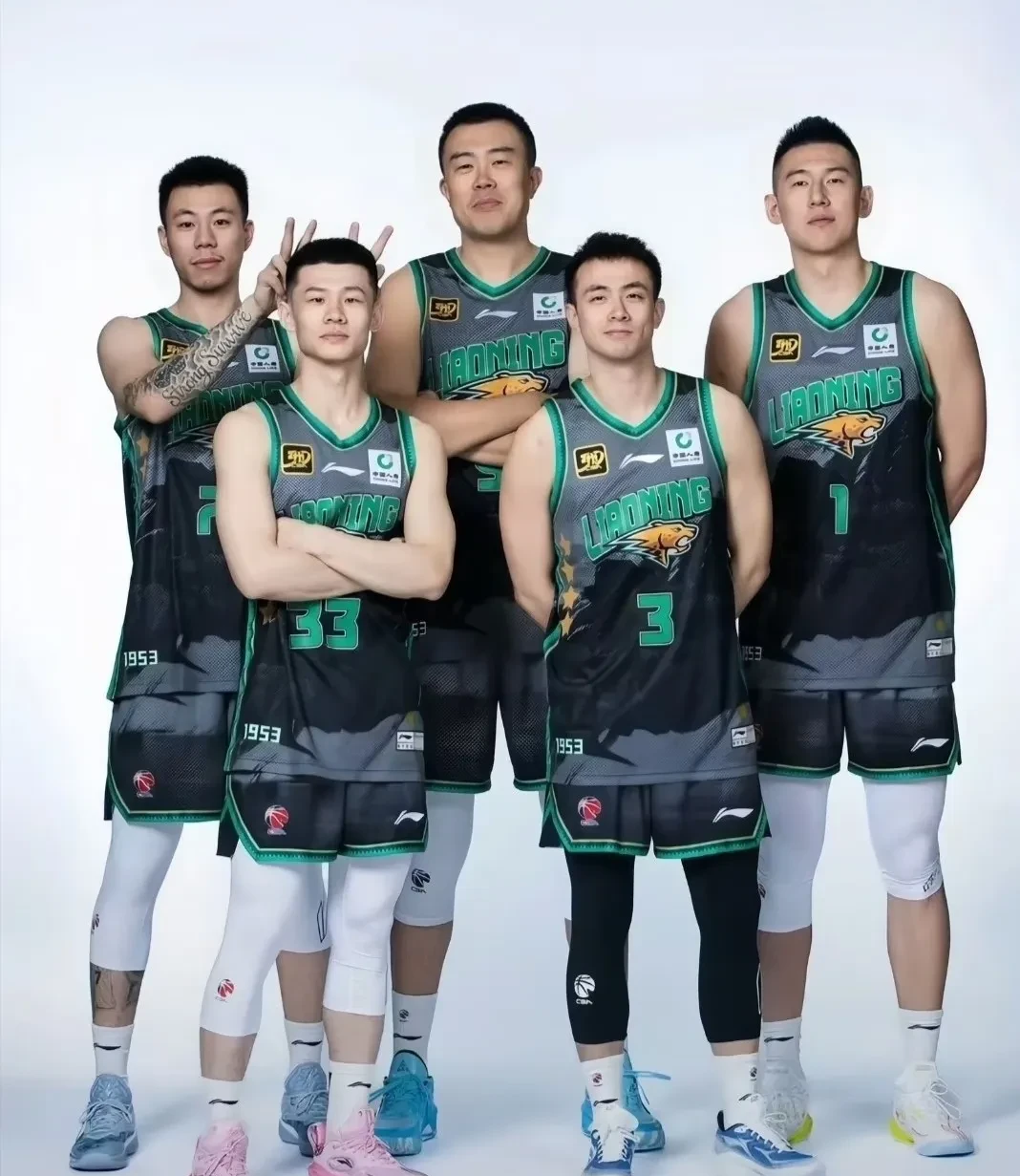 新疆队轻取四川队，赵继伟惊艳四座